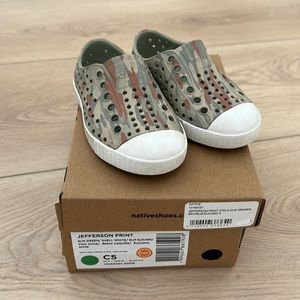 Native Shoes - Jefferson Print. Size C5.